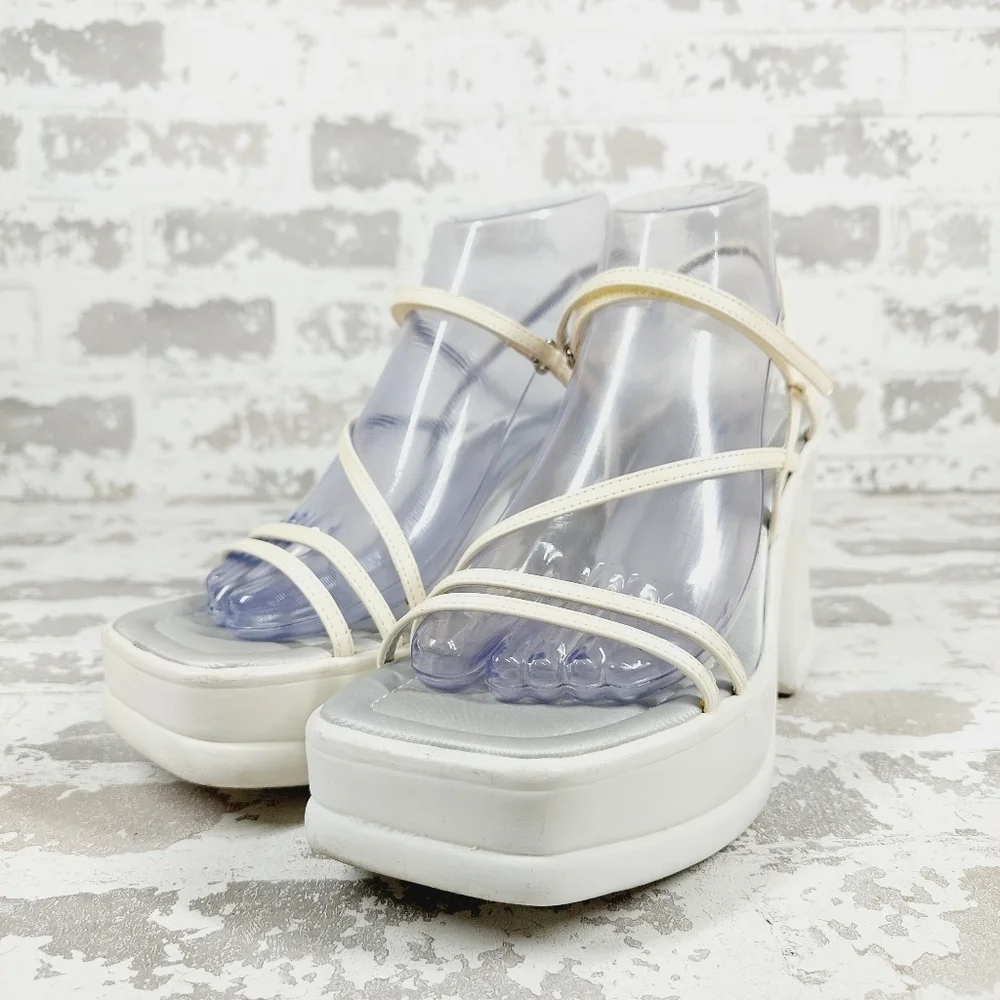 Nine & Co. Linger White Strappy Chunky Y2K Platform Block Heel Sandals F719